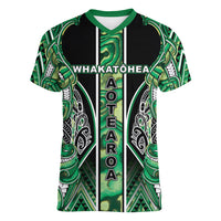 Aotearoa Whakatohea Women V-Neck T-Shirt Maori Tribal Green Abalone Paua Shell Pattern DT05 Female Green - Polynesian Pride