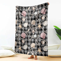 Hawaiian Ocean Seashells Blanket Black Palaka Pattern