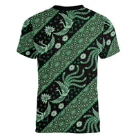 Indonesia Batik Pattern Women V-Neck T-Shirt Green Version