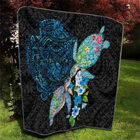 Hawaiian Couple Turtles Honi Quilt Polynesian Art Motifs and Hibiscus Black Blue Color - Polynesian Pride