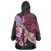 Hawaiian Couple Turtles Honi Wearable Blanket Hoodie Polynesian Art Motifs and Hibiscus Black Red Color LT03 - Polynesian Pride