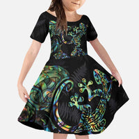 New Zealand Gecko Maori Art Tattoo Family Matching Short Sleeve Bodycon Dress and Hawaiian Shirt Silver Fern and Paua Shell Mode LT03 Daughter's Dress Black - Polynesian Pride