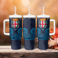 Fiji Coat of Arms Traditional Dashiki Tumbler With Handle Tapa Art and Palm Leaves Pattern Dark Navy Color - Polynesian Pride