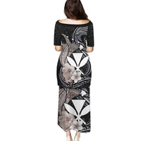 Hawaiian Whale and Kanaka Maoli Symbol Puletasi Hibiscus with Hawaii Map and Polynesian Tattoo Grayscale Color