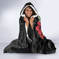 Hawaiian Tropical Plants Hooded Blanket Kakau Tattoo and Polynesian Pattern Half Black Color