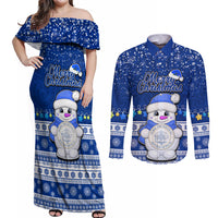Palau Christmas Couples Matching Off Shoulder Maxi Dress and Long Sleeve Button Shirt Snowman Hugs Palau Coat of Arms Maori Pattern Blue Style LT03 Blue - Polynesian Pride