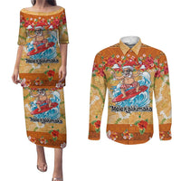 Hawaii Mele Kalikimaka Couples Matching Puletasi and Long Sleeve Button Shirt Funny Santa Claus Surfing on Tropical Plants - Polynesian Pride