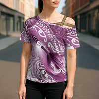 Personalised New Zealand Aotearoa Darts Masters Cross Shoulder Shirt Maori Art Tattoo with Tribal Dart Symbol Pink - Polynesian Pride