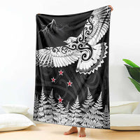 New Zealand Kea Bird Blanket Maori Tattoo and Silver Fern Black Color