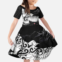 New Zealand Kea Bird Family Matching Long Sleeve Bodycon Dress and Hawaiian Shirt Maori Tattoo and Silver Fern Black Color LT03 Daughter's Dress Black - Polynesian Pride