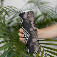 Aotearoa Tukutuku Motif Skinny Tumbler Pohutukawa and Fern Leaves Grayscale Color LT03 - Polynesian Pride