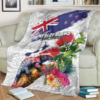 New Zealand Christmas Blanket Meri Kirihimete-Tuatara and Pohutukawa White Color