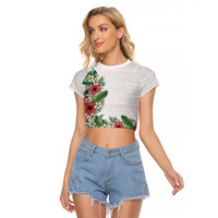 Hawaii Tropical Flowers and Leaves Raglan Cropped T Shirt Tapa Pattern White Mode