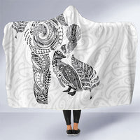 Aotearoa Moko Tribal Tattoo Hooded Blanket New Zealand Maori Penguin and Fantail White Color LT03 One Size White - Polynesian Pride