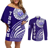 Tupou College Toloa Couples Matching Off Shoulder Short Dress and Long Sleeve Button Shirt Ngatu and Polynesian Pattern LT03 Blue - Polynesian Pride