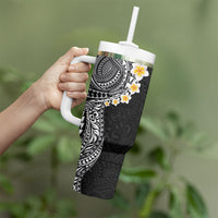 Hawaiian Tribal Tattoo and Plumeria Tumbler With Handle Polynesian Pattern Black Color
