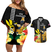 Hawaii King Kamehameha Day Couples Matching Off Shoulder Short Dress and Hawaiian Shirt Kanaka Maoli Hibiscus Flower and Kakau Pattern LT03 Black - Polynesian Pride