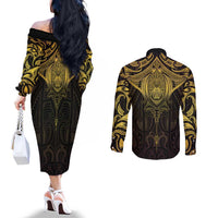 New Zealand Aotearoa Couples Matching Off The Shoulder Long Sleeve Dress and Long Sleeve Button Shirt Maori Manta Ray Moko Gold - Polynesian Pride