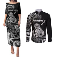 Personalised New Zealand Maori Taniwha Couples Matching Puletasi and Long Sleeve Button Shirt Silver Fern Black Version LT05 Black - Polynesian Pride