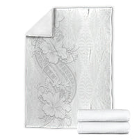 Tokelau White Sunday Blanket Elegant Hibiscus Polynesian Tribal Pattern