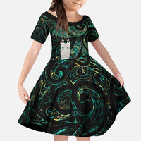New Zealand Aotearoa Family Matching Short Sleeve Bodycon Dress and Hawaiian Shirt Maori Tane Te Waiora Paua Shell Glitter Green LT05 Daughter's Dress Green - Polynesian Pride