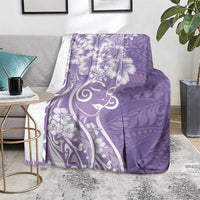 Polynesian Women's Day Blanket Purple Hibiscus Flowers With Polynesian Pattern