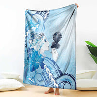Aotearoa Maori Wahine Blanket Fantail Bird Blue Gold Marble