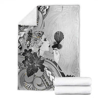 Aotearoa Maori Wahine Blanket Fantail Bird Black Gold Marble