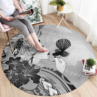 Aotearoa Maori Wahine Round Carpet Fantail Bird Black Gold Marble