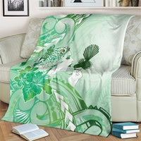 Aotearoa Maori Wahine Blanket Fantail Bird Green Gold Marble