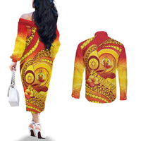 Vanuatu 46 Yia Indipendens Anivesari Couples Matching Off The Shoulder Long Sleeve Dress and Long Sleeve Button Shirt Tamtam Drum With Boar Tusk LT05 - Polynesian Pride