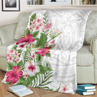 Hawaii Tropical Flowers Blanket Polynesian Tattoo White