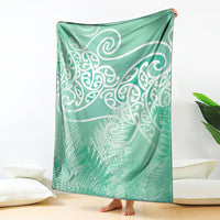Aotearoa Maori Koru Curves Blanket Silver Ferns - Mint