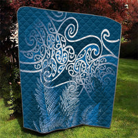 Aotearoa Maori Koru Curves Quilt Silver Ferns - Navy Blue