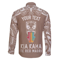 personalised-kia-kaha-te-reo-maori-family-matching-short-sleeve-bodycon-dress-and-hawaiian-shirt-hei-tiki-mix-koru-brown