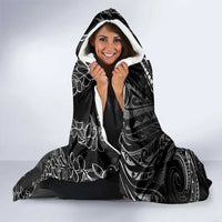 Polynesia Plumeria Lei Hooded Blanket Black Curves Motif