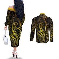 Polynesia Plumeria Lei Couples Matching Off The Shoulder Long Sleeve Dress and Long Sleeve Button Shirt Black Gold Curves Motif