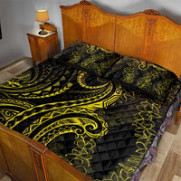 Polynesia Plumeria Lei Quilt Bed Set Black Gold Curves Motif