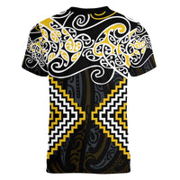 Gold Aotearoa Tukutuku Manawa Tapu Women V-Neck T-Shirt Ta Moko Toi Maori LT9 - Polynesian Pride