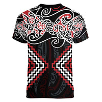 Red Aotearoa Tukutuku Manawa Tapu Women V-Neck T-Shirt Ta Moko Toi Maori LT9 - Polynesian Pride