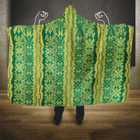 Hawaii Lei with Tribal Quilt Motif Hooded Blanket