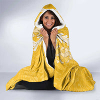Puakenikeni and Maile Lei Hooded Blanket Gold Double Strand Lei