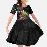 Meri Kirihimete Kakapo Family Matching Off The Shoulder Long Sleeve Dress and Hawaiian Shirt Black Silver Fern Christmas Vibe LT9 Daughter's Dress Black - Polynesian Pride