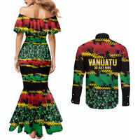 Vanuatu 46th Year Anniversary Couples Matching Mermaid Dress and Long Sleeve Button Shirt 30 July 1980 Hibiscus Seamless Pattern