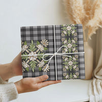 Pauli Hawai'i Palaka Squares Maile Leaf Wrapping Paper Flowers Hawaiian Quilt Patterns