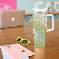Liko Kukui Hawai'i Palaka Plumeria Tumbler With Handle Puakenikeni and Maile Lei