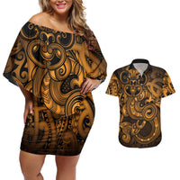 Aotearoa Maori Hei Tiki Couples Matching Off Shoulder Short Dress and Hawaiian Shirt Koura Kowhaiwhai Puhoro Motif LT9 Gold - Polynesian Pride