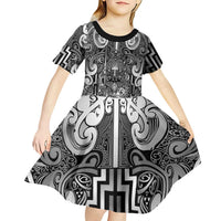 Custom New Zealand Taiaha Maori Kid Short Sleeve Dress Kiwikiwi Minimalist Silver Fern Tukutuku Motif LT9 - Polynesian Pride