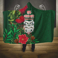 Maori Wheku Meri Kirihimete Personalised Hooded Blanket All Green Indigenous Maori Motif - Polynesian Pride
