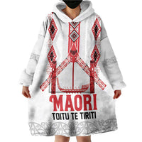 Toitu Te Tiriti Waitangi Wearable Blanket Hoodie White Wharenui House - Polynesian Pride